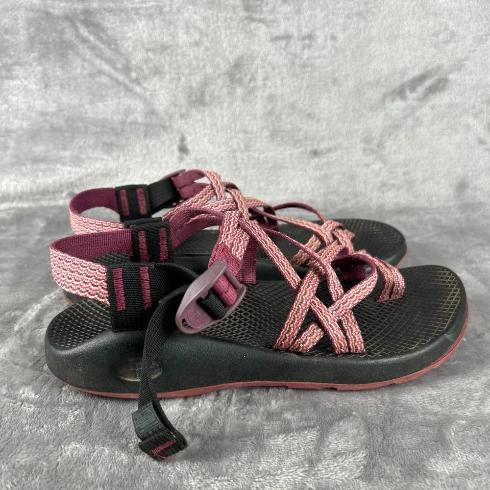 Chaco Z2 Classic Women 9 Burgundy Pink Double Strap Toe Loop Vibram Sandals